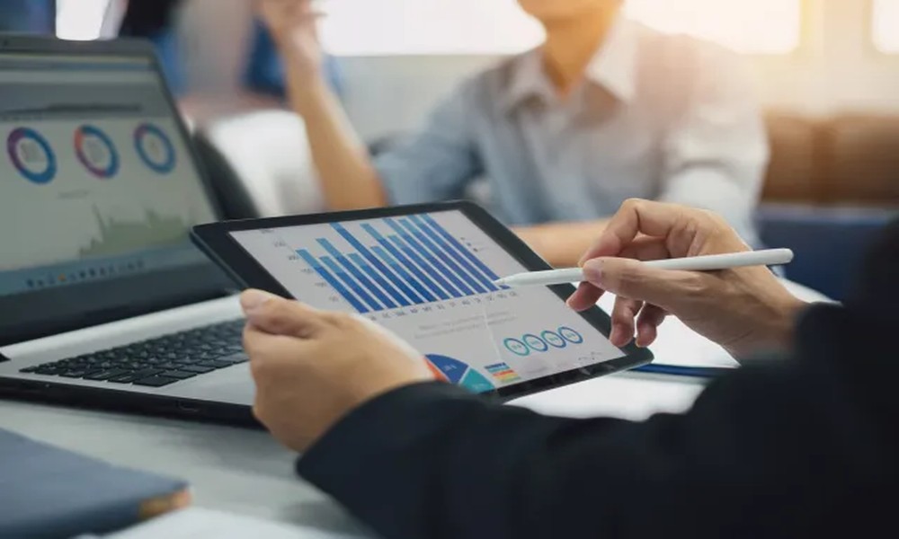 How Accountants Improve Cash Flow Management For Growing Businesses